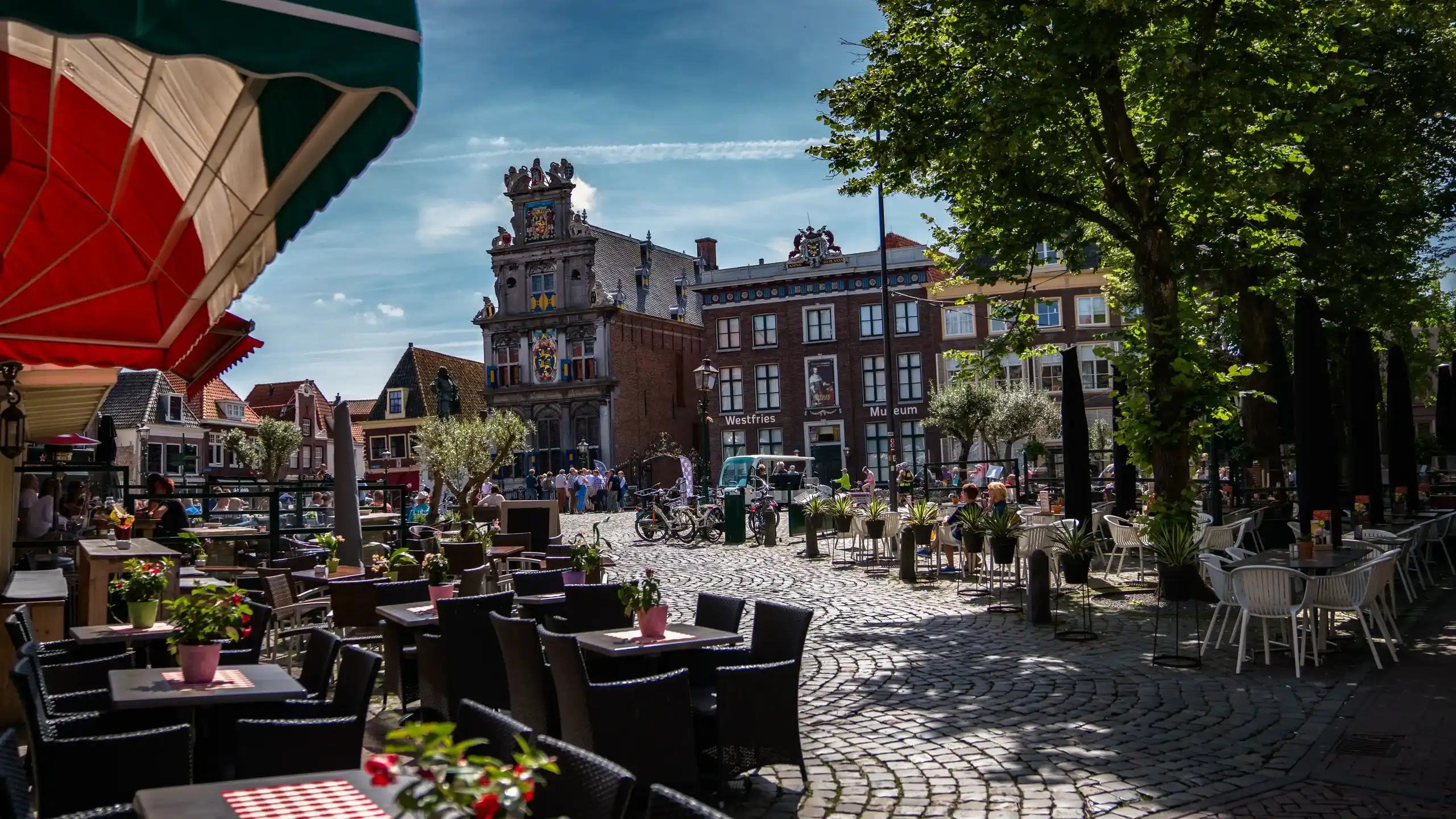 Roode Steen met terrassen in Hoorn